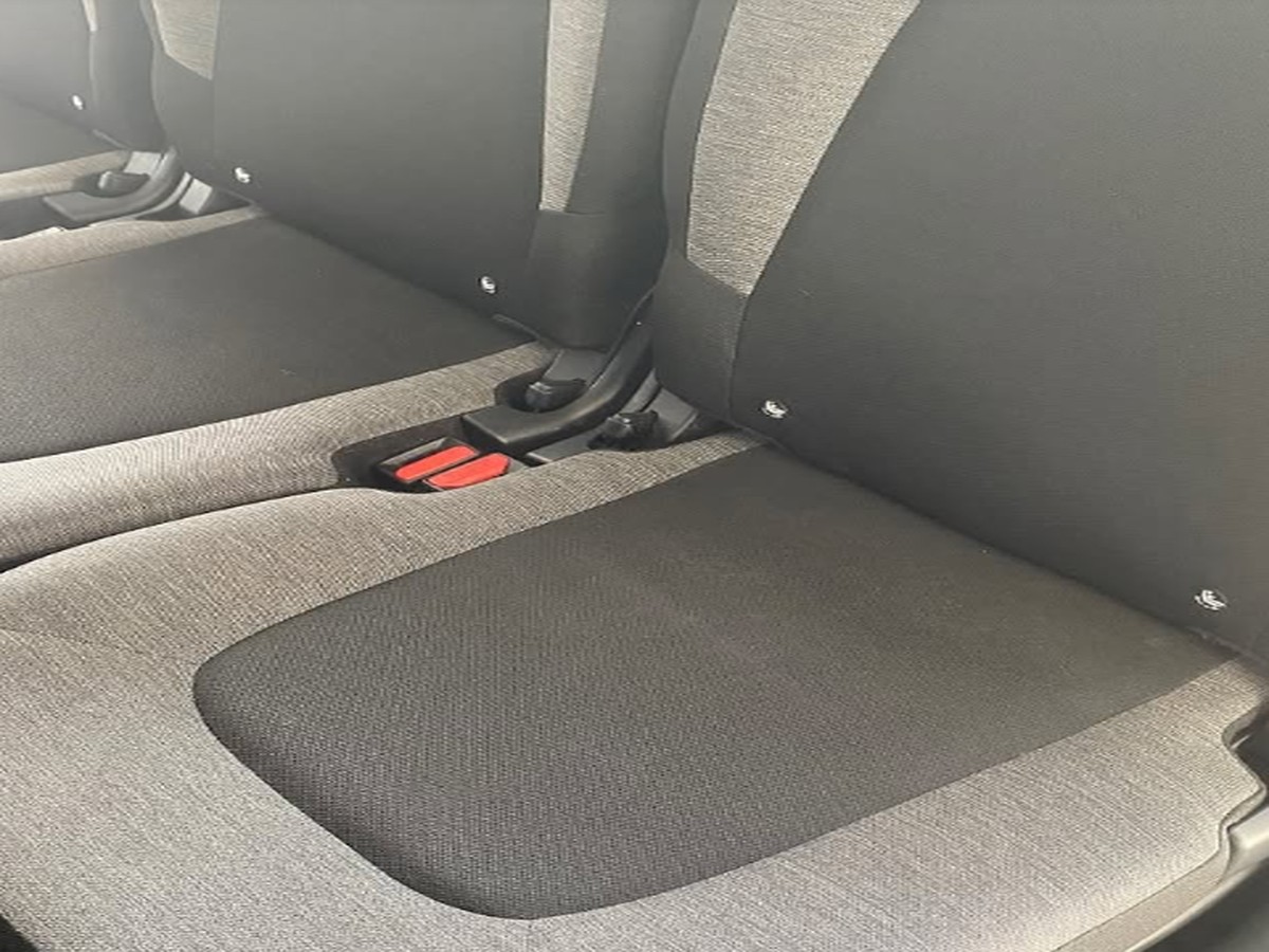 Apr&egrave;s nettoyage banquette arri&egrave;re